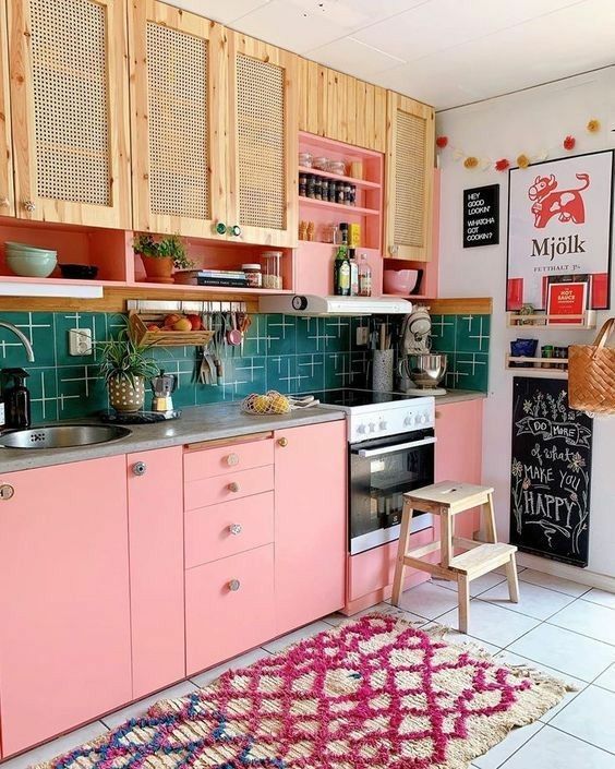 bucătărie retro roz